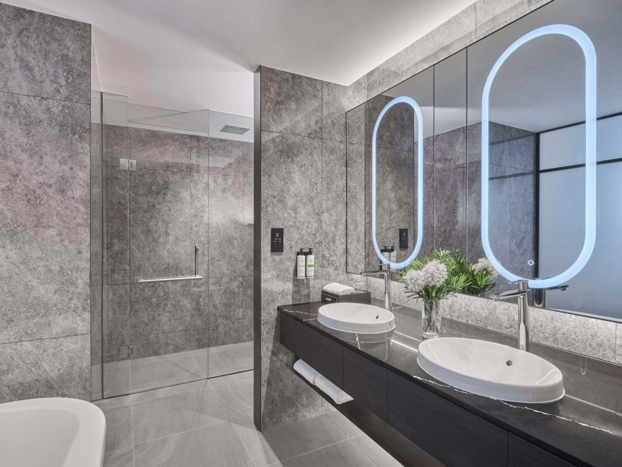 Khách sạn Pullman Hill Street 5*